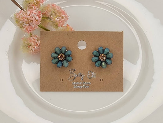 HANDMADE FLOWER POST EARRINGS.