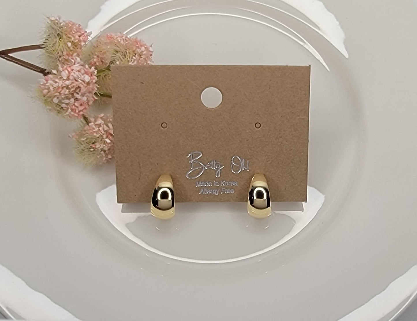 MINI HOOP EARRINGS.