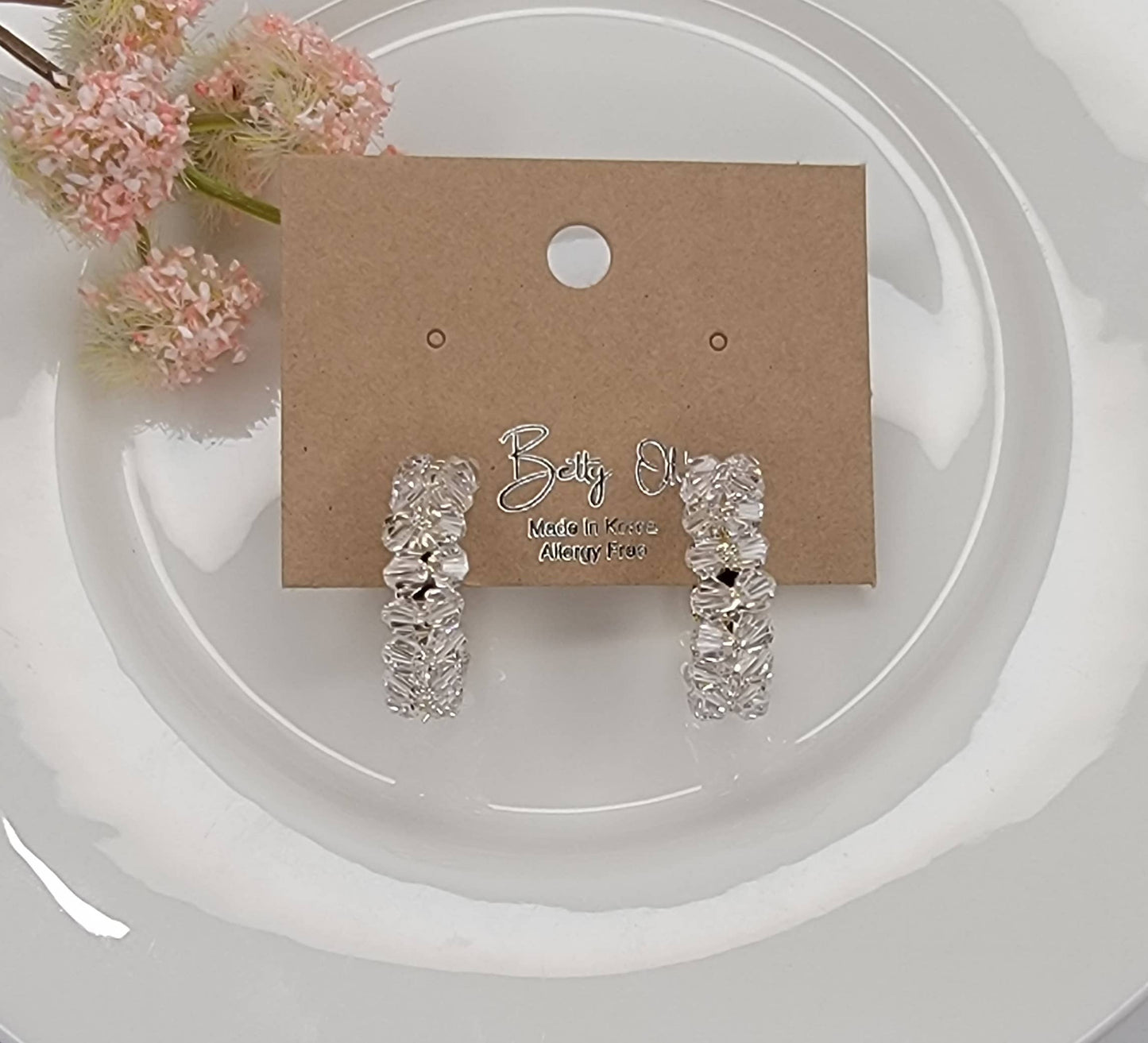 HOOP EARRINGS.