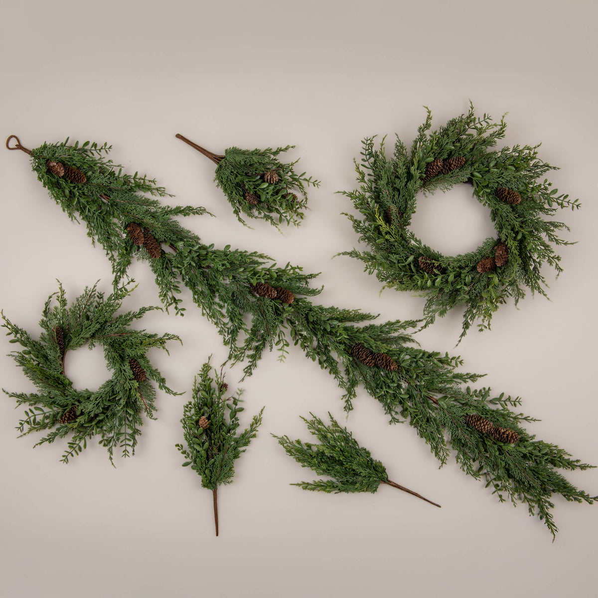 17" CYPRESS & RUSCUS PICK