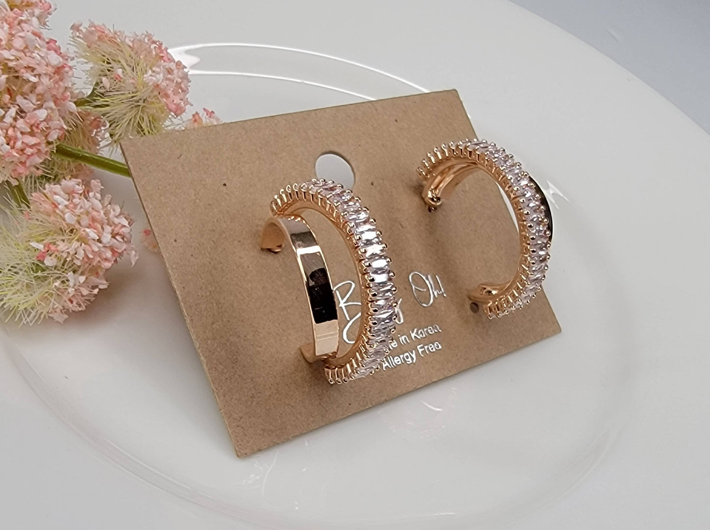 DOUBLE HOOP EARRINGS.