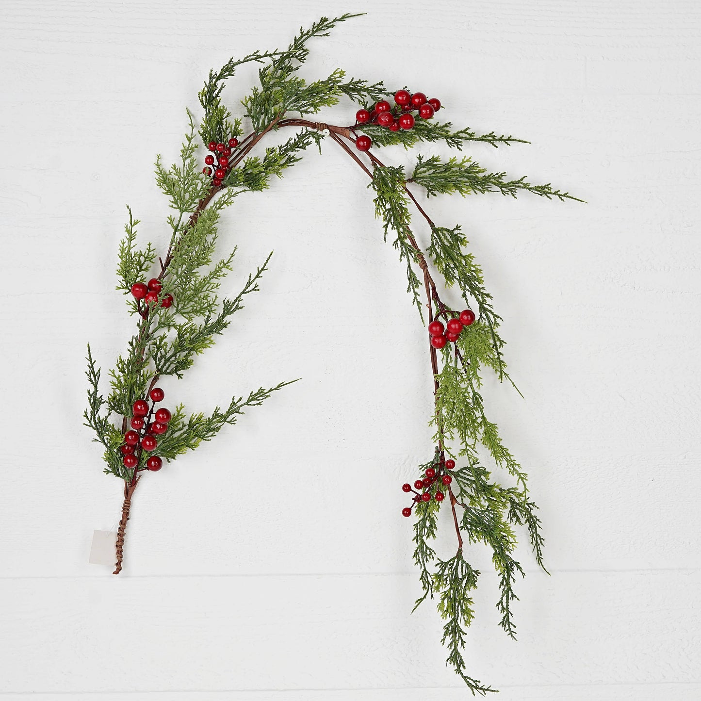 ISB78031- 4ft sparkled Cedar pine and Red Berry Garland