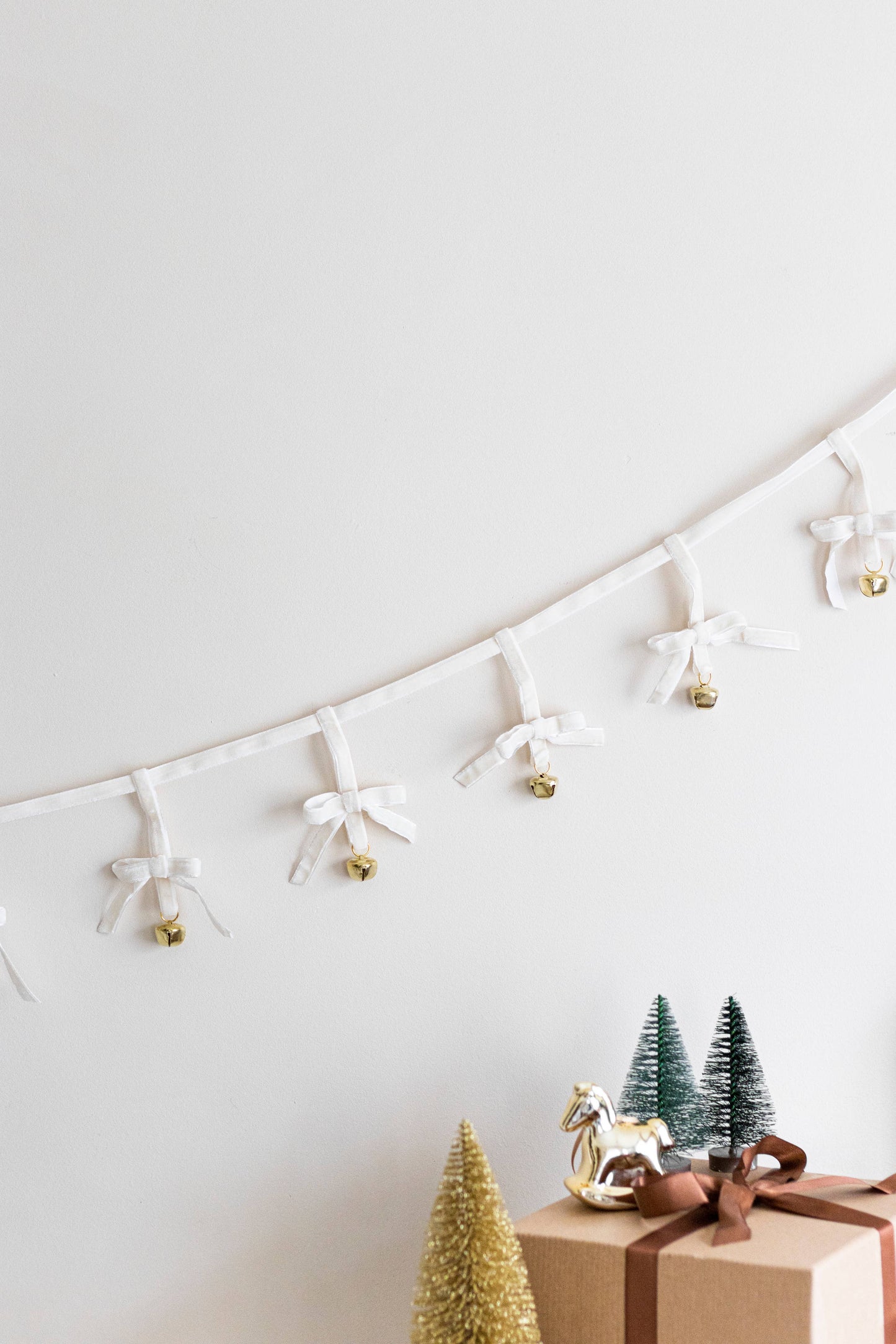 Christmas Velvet Chain Ribbon Bells