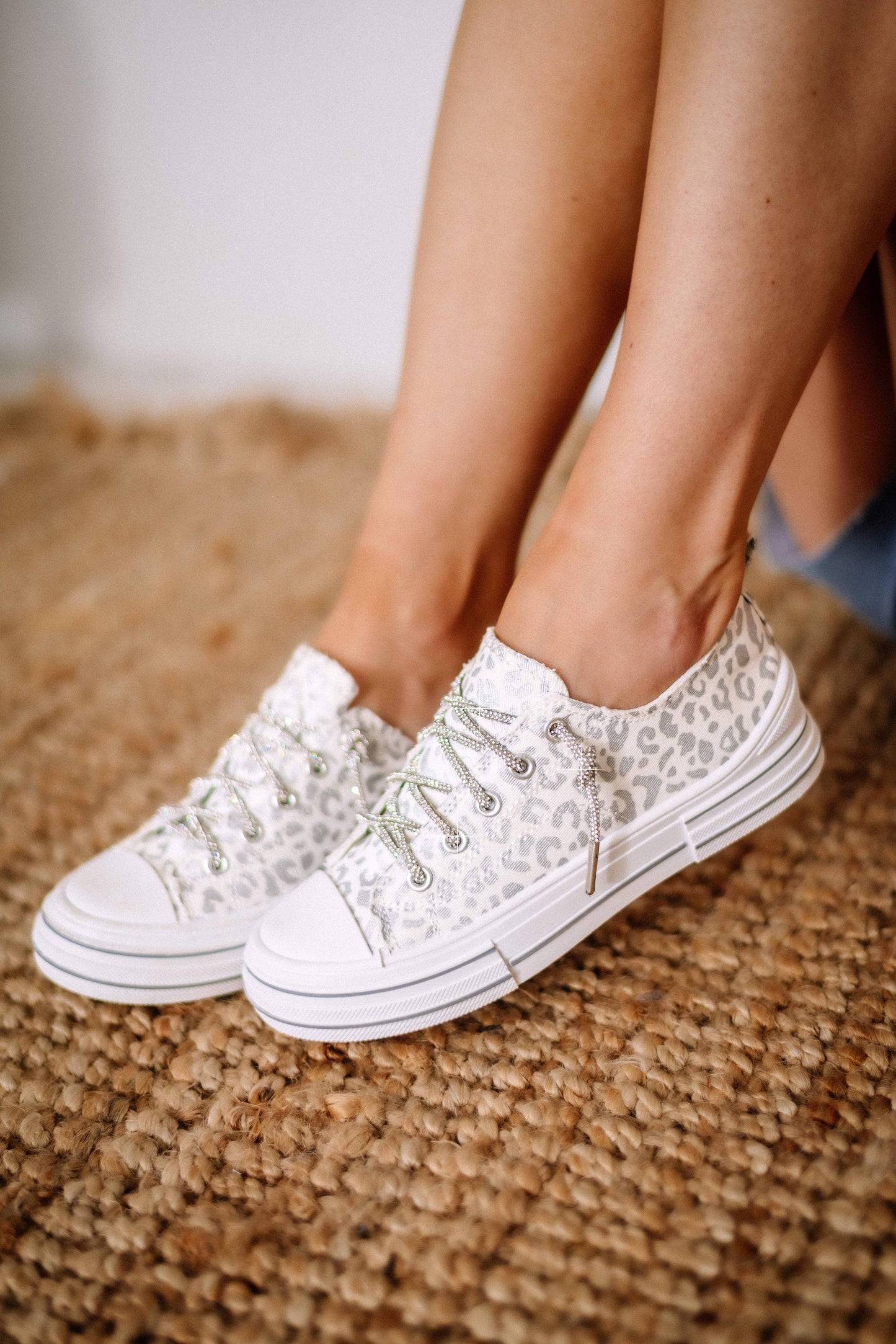 Aman Sneaker