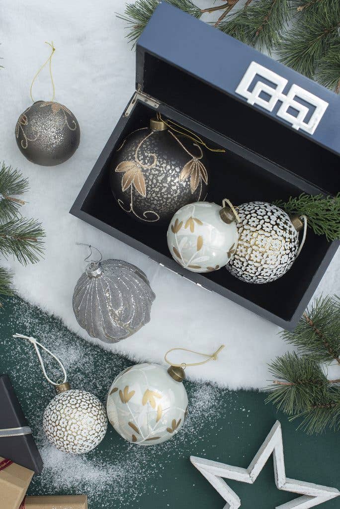 D3" Glass Xmas Ball Ornament - White/Gold
