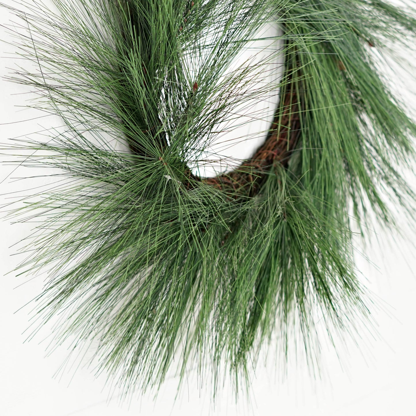 510180- 28in(10)Twig Wreath-Evergreen Jumbo Needle Pine