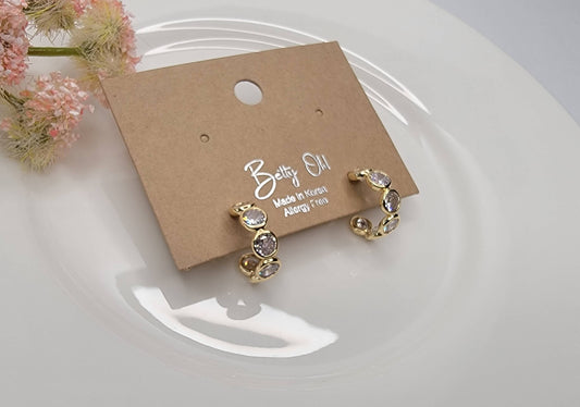 HOOP EARRINGS.
