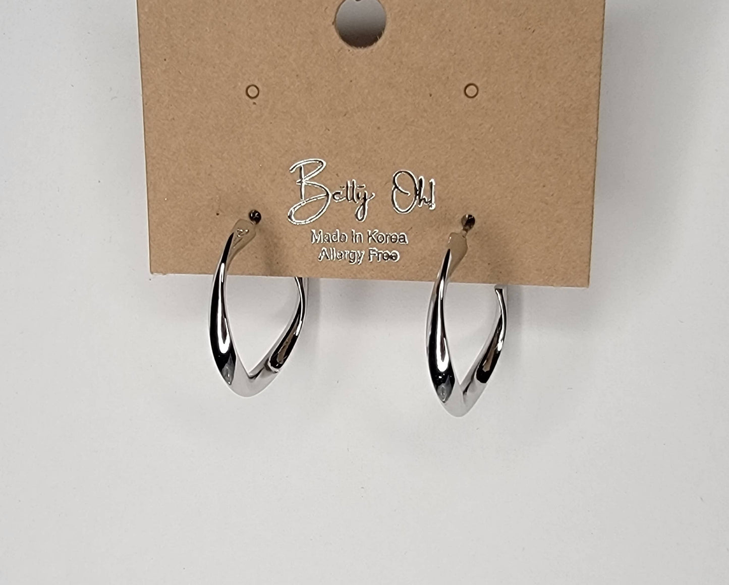 HOOP EARRINGS.
