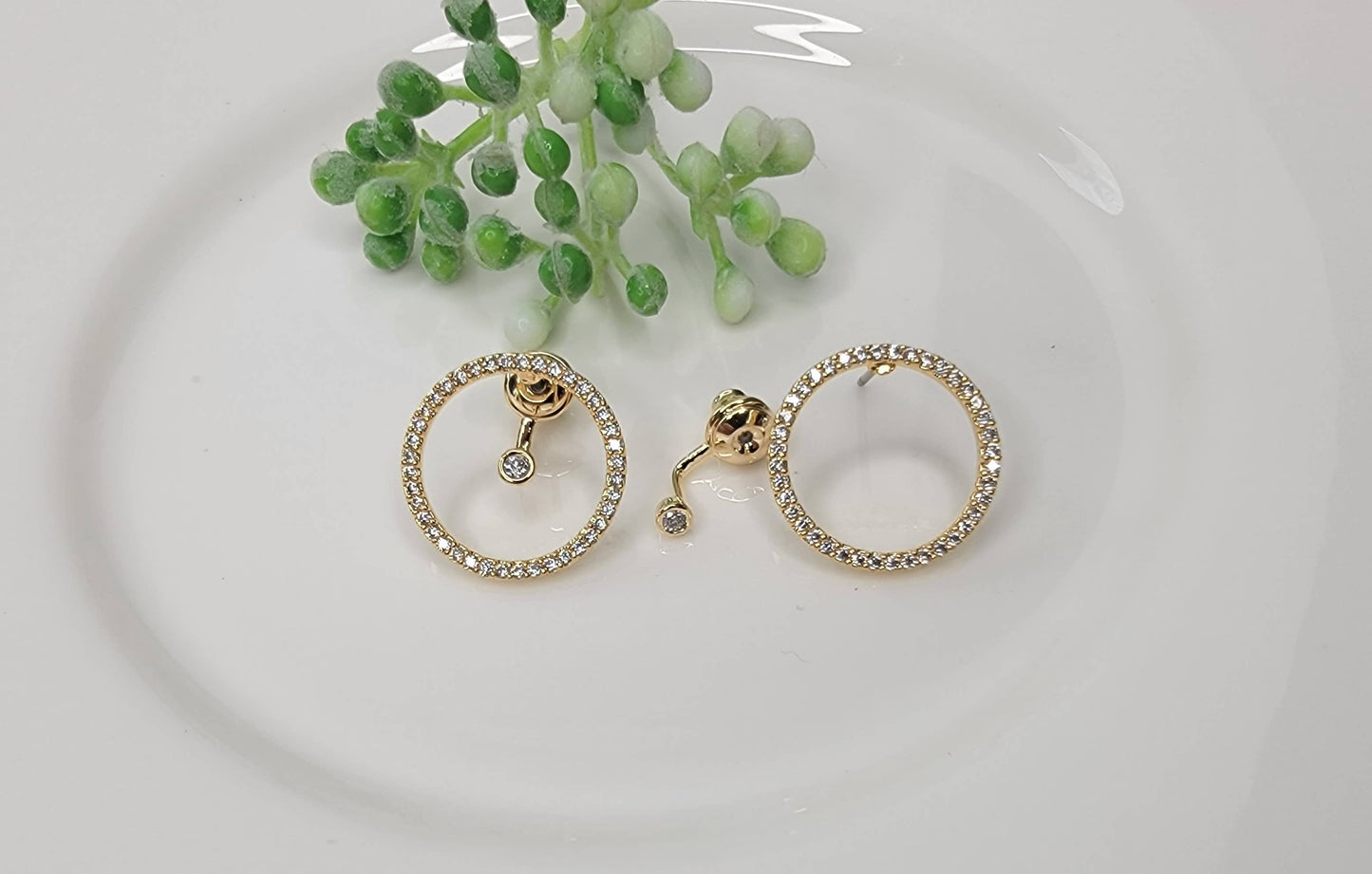 CZ. POST EARRINGS.