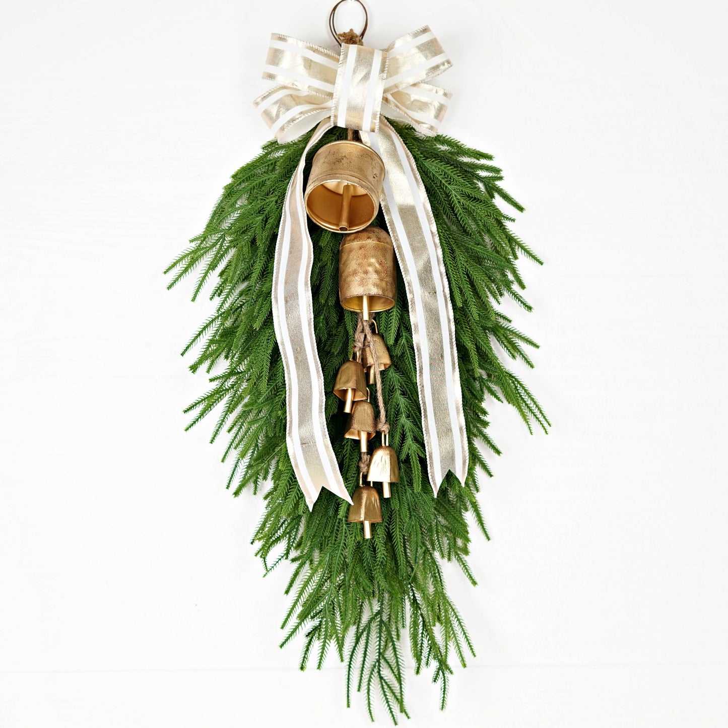 M32502-Vintage Gold Silo Bell w. jute loop (6.5inH)