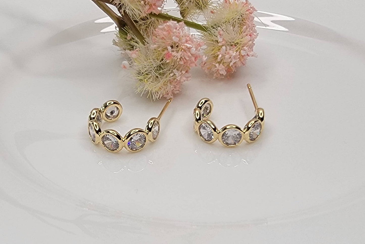 HOOP EARRINGS.