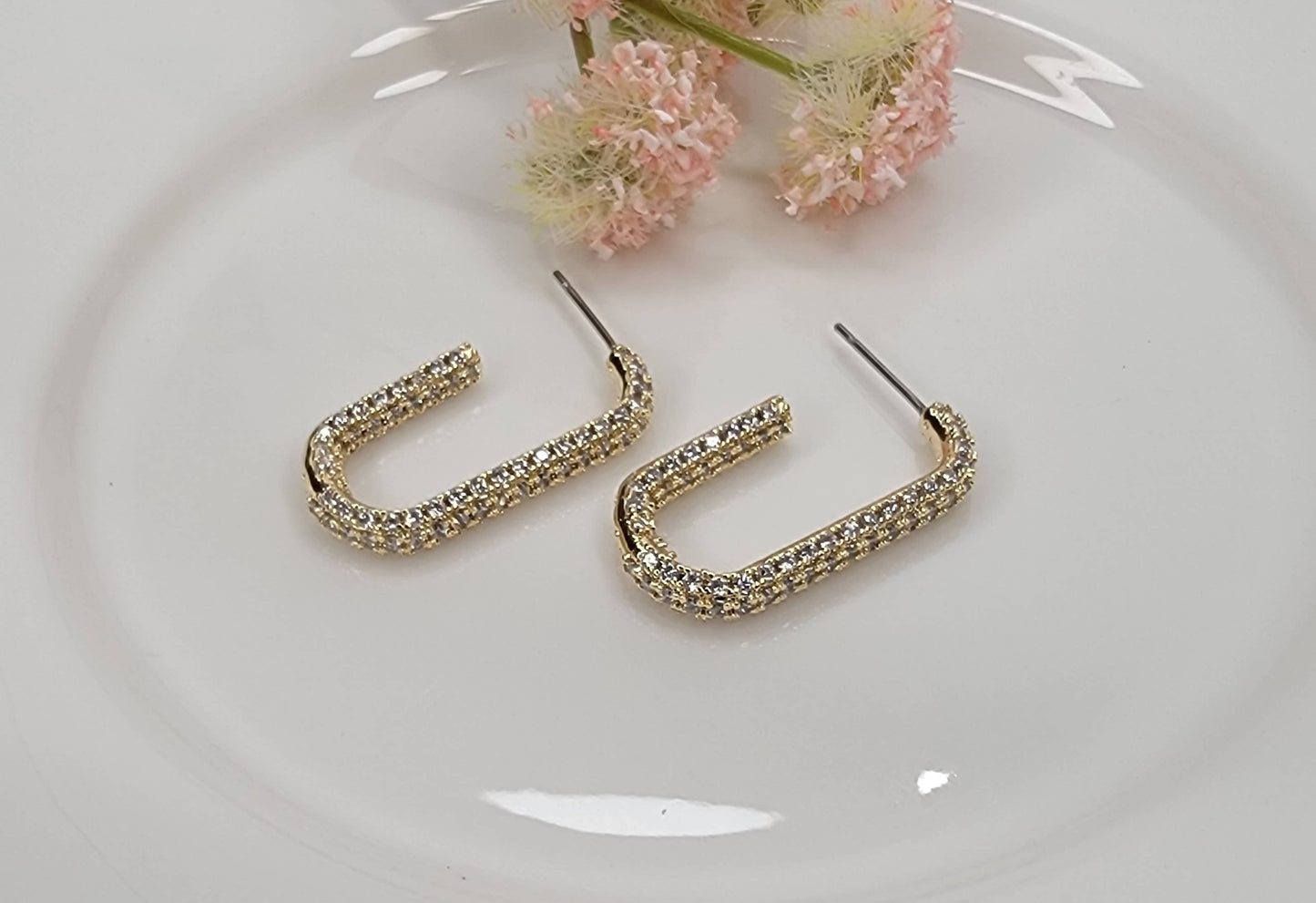 HOOP EARRINGS.