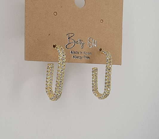 HOOP EARRINGS.
