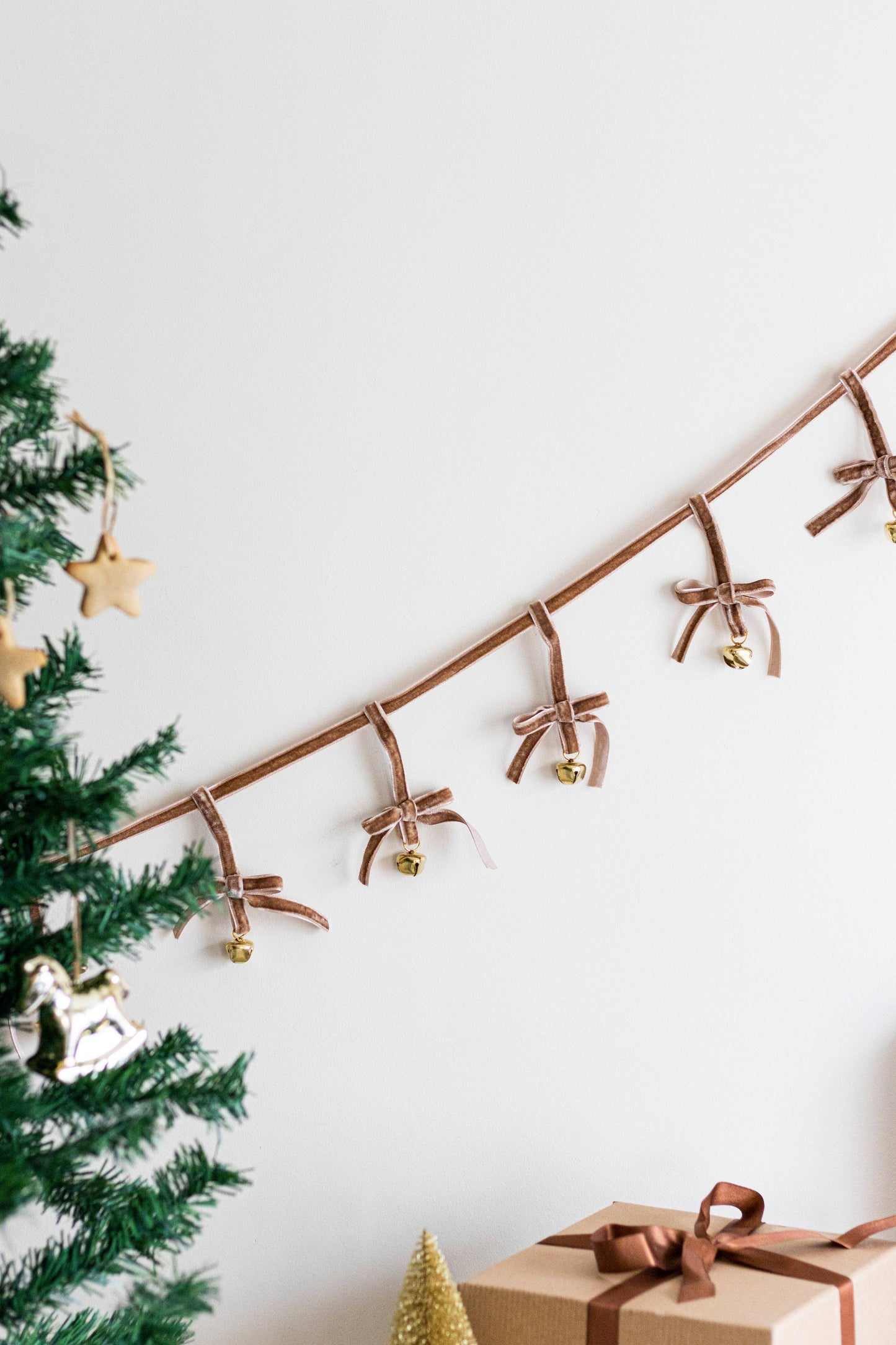 Christmas Velvet Chain Ribbon Bells