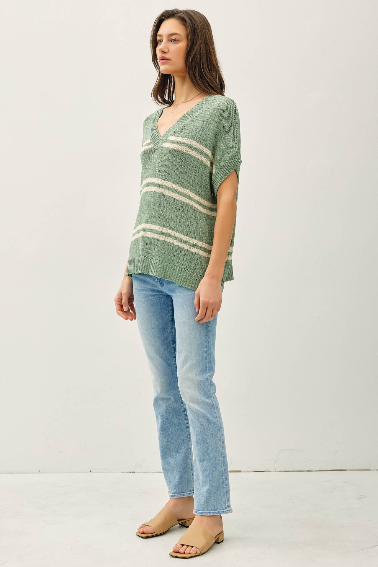 STRIPED V-NECK SWEATER