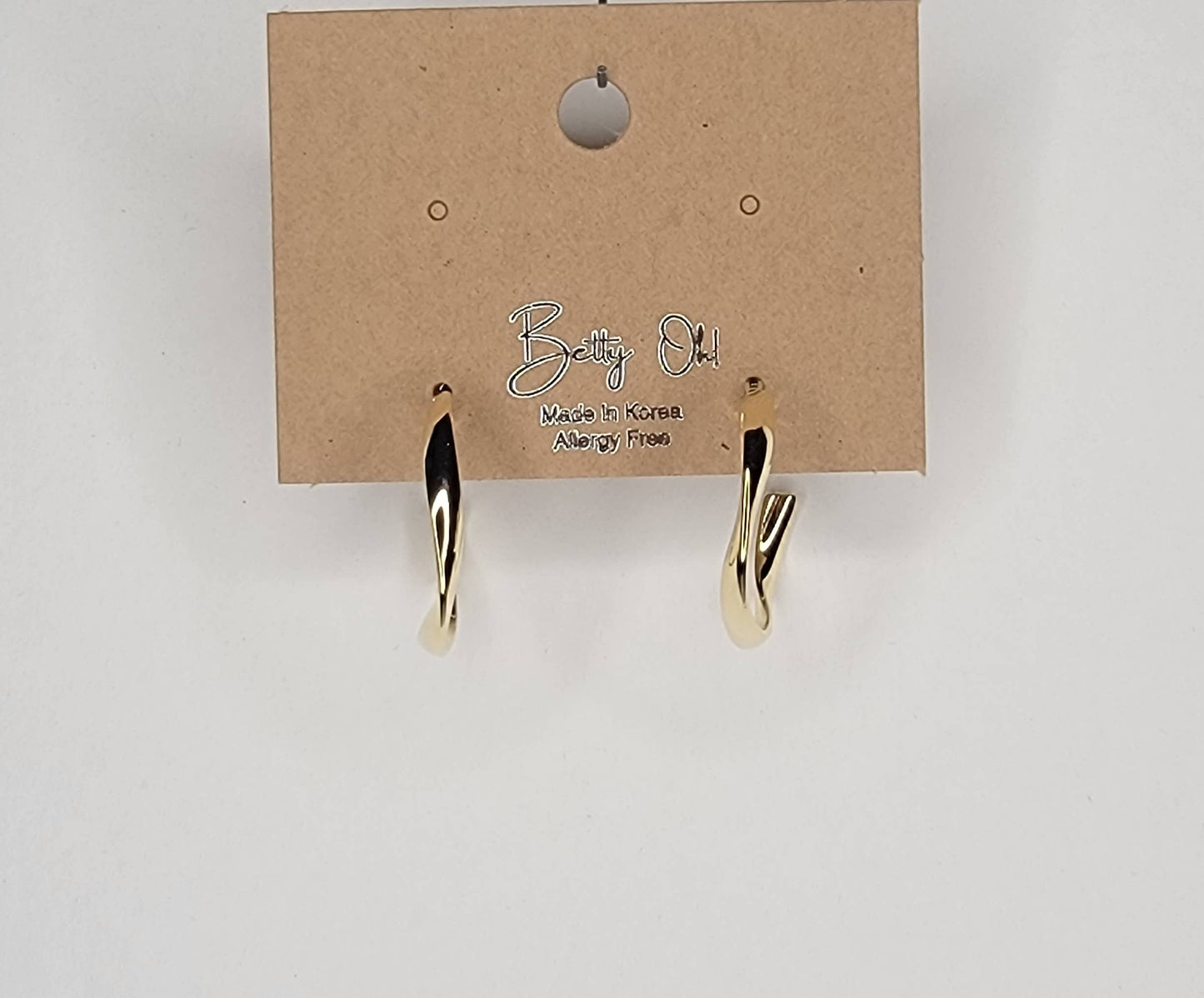 HOOP EARRINGS.