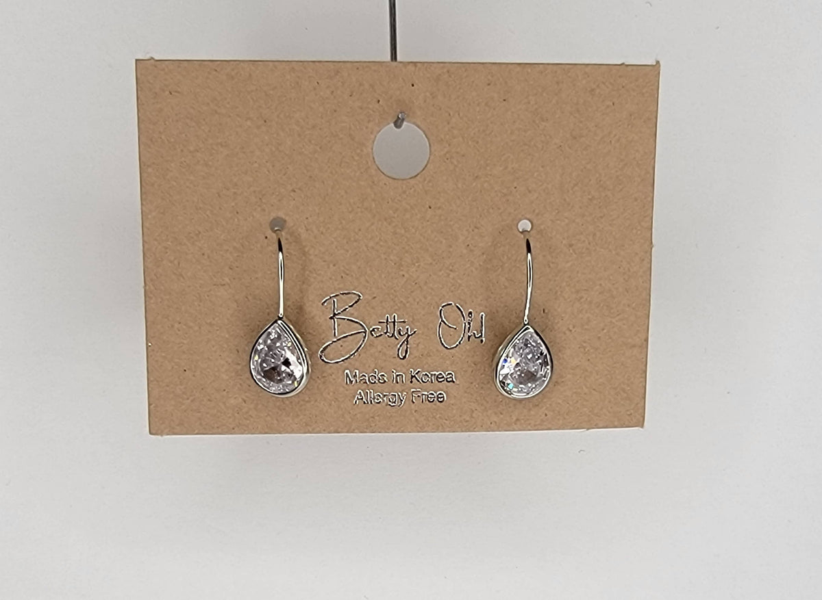 TEARDROP FISH HOOK EARRINGS.