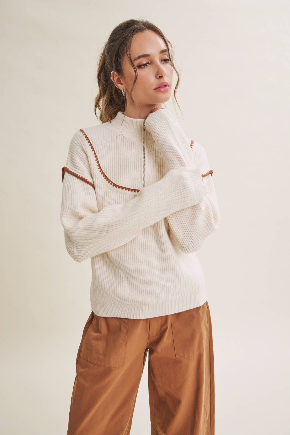 CABIN AIR CONTRAST WHIPSTITCH EMBROIDERY HALF ZIP SWEATER