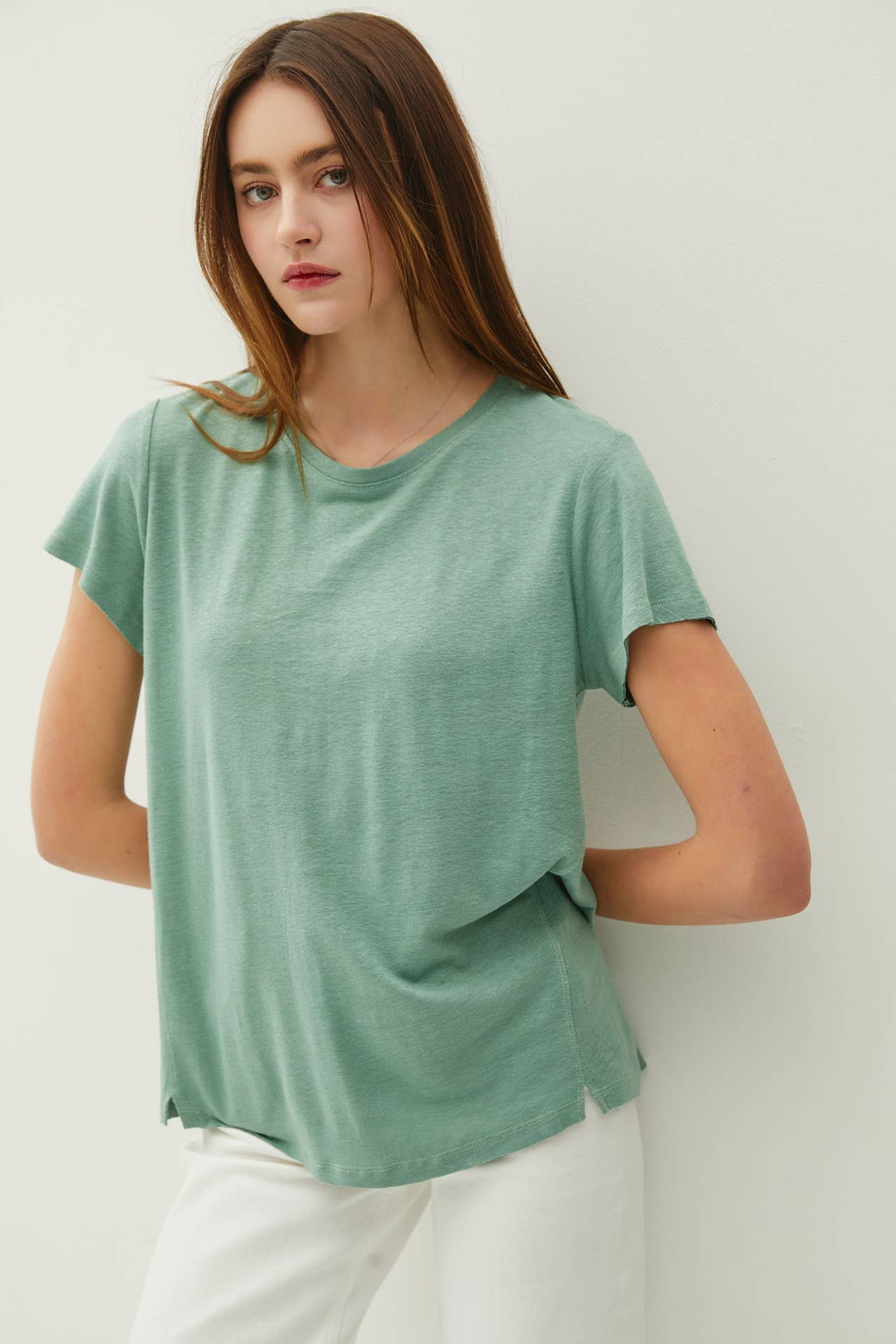 LINEN CLASSIC ROUND NECK SPLIT HEM T-SHIRT