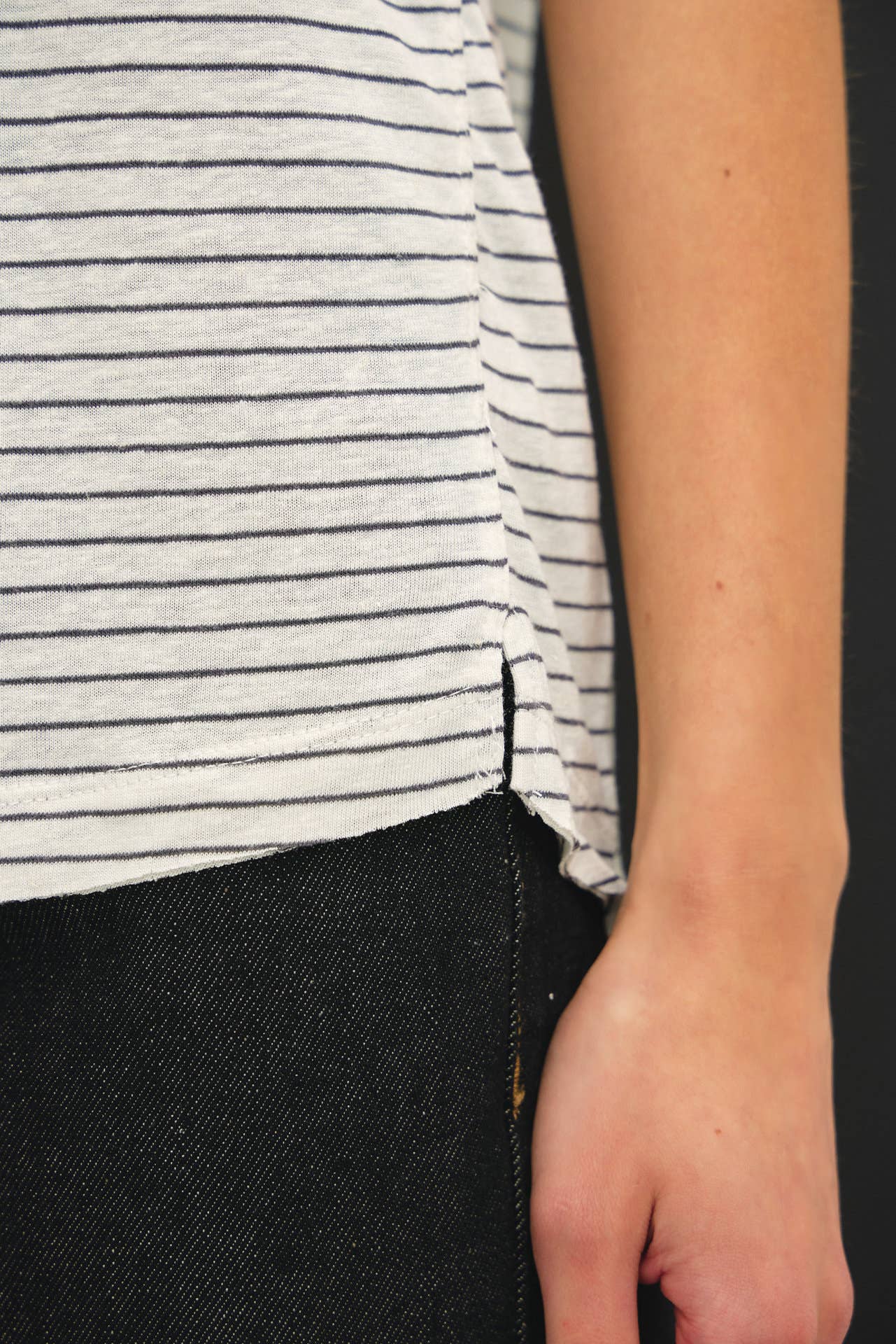 LINEN BLENDED STRIPED RELAXED TEE