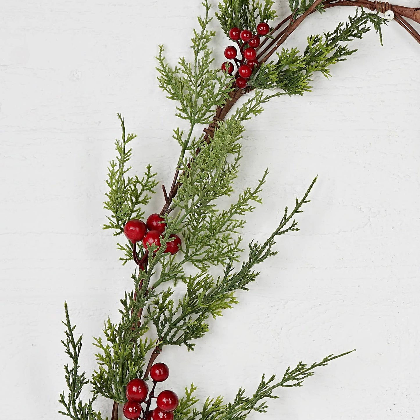 ISB78031- 4ft sparkled Cedar pine and Red Berry Garland