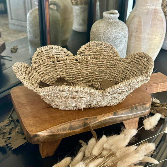 WG-1014 - Oval Scallop Seagrass Tray