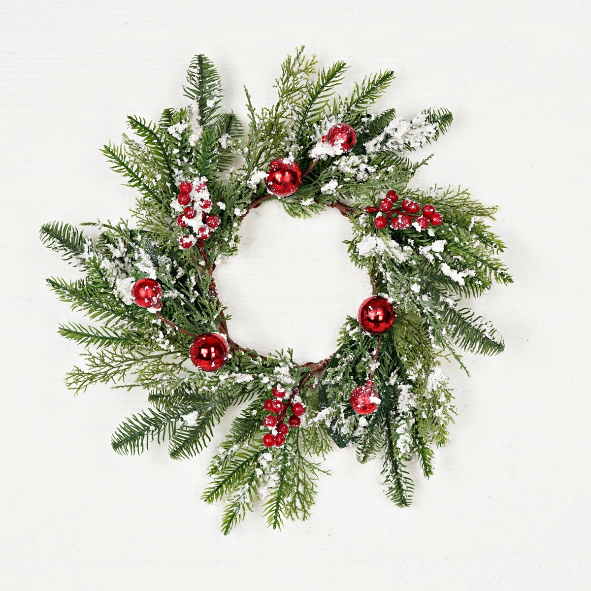 511762- 18in(6.5)Wreath-Snowy Holidays-