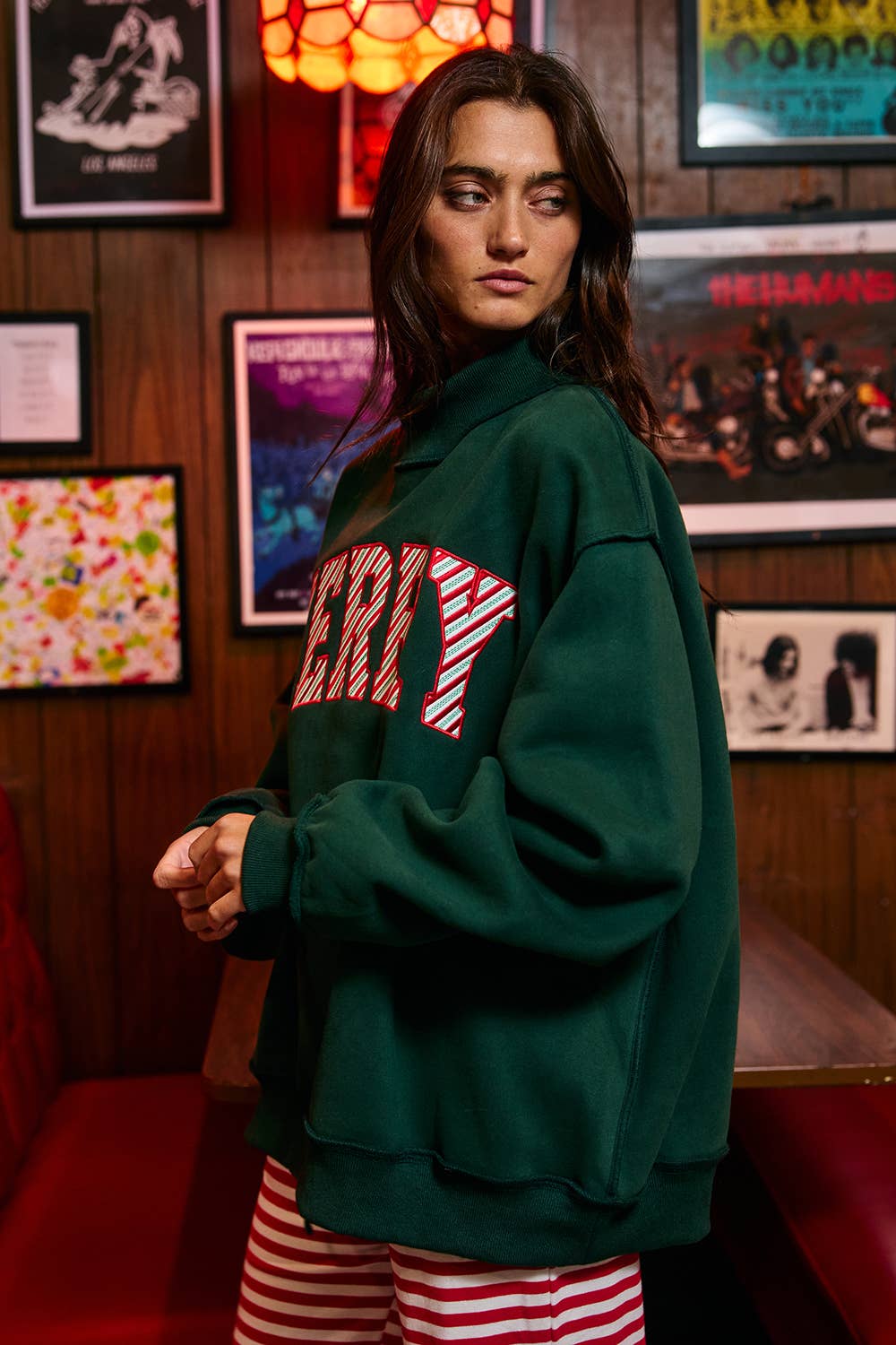 IT2594E-MERRY2 | 'MERRY' Embroidered Mock Neck Sweatshirt