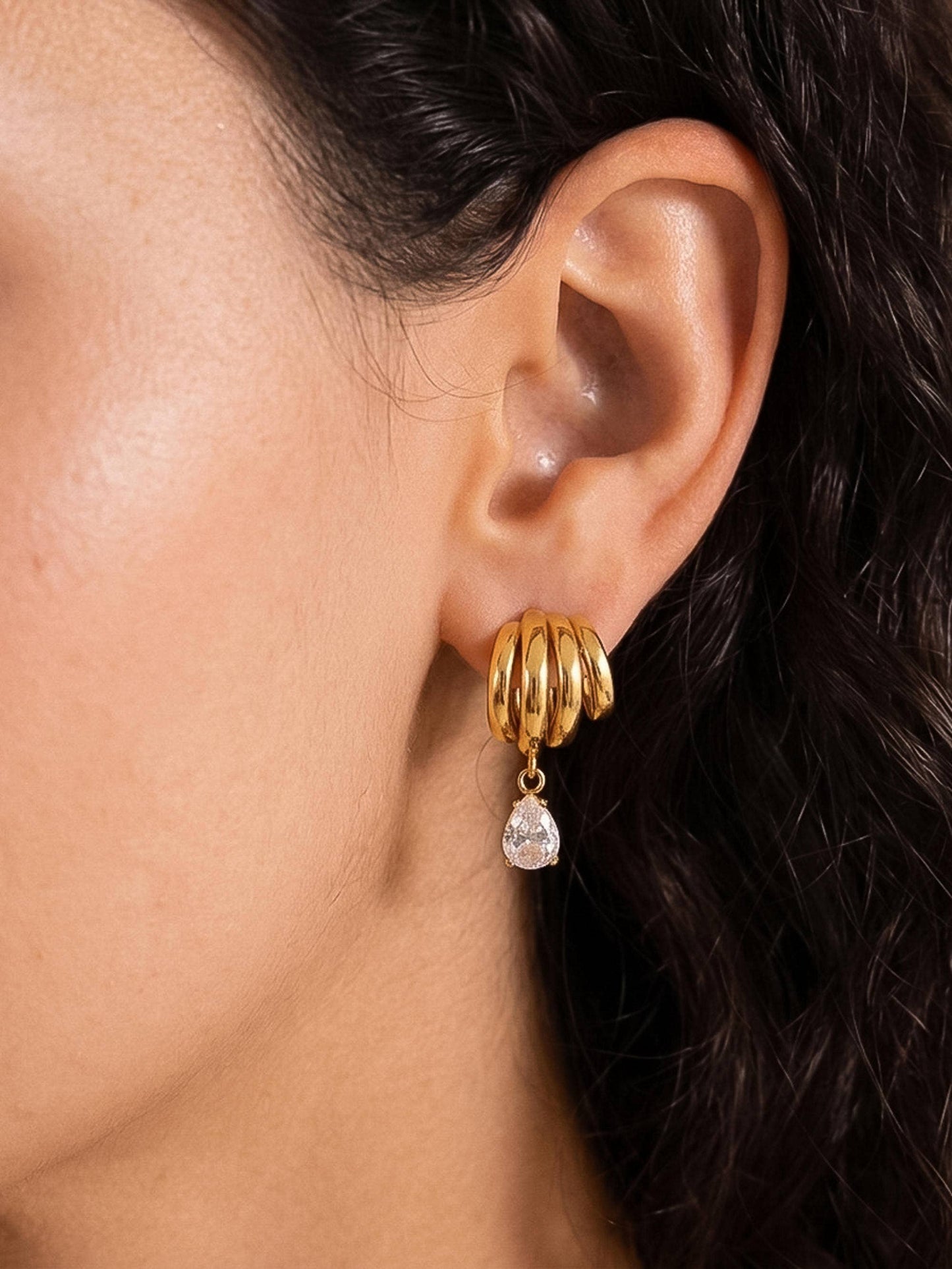 Dovely 18K Gold Drop Earring