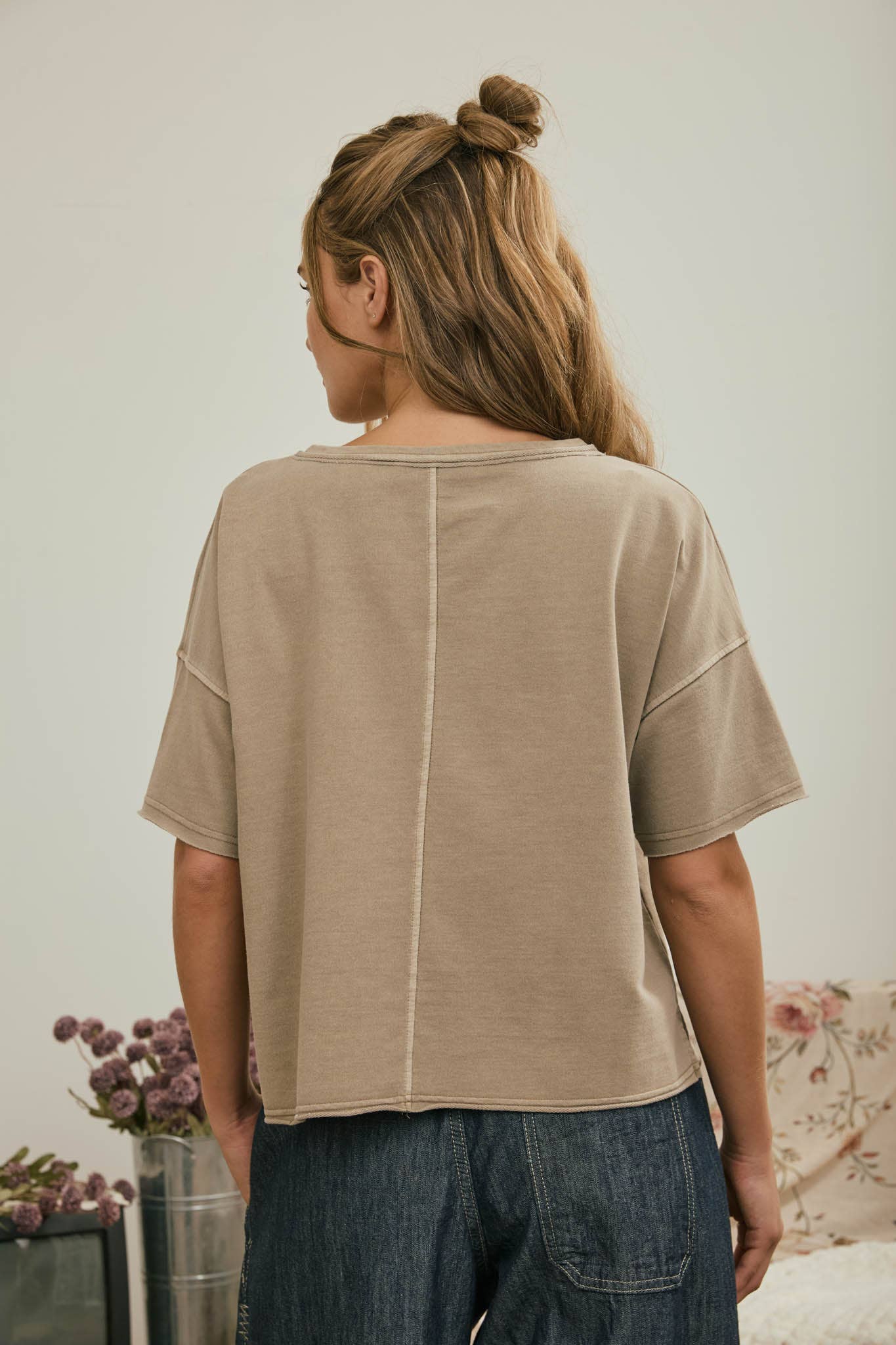 WASHED SPLIT NECK RAW EDGE SHORT SLEEVE KNIT TOP