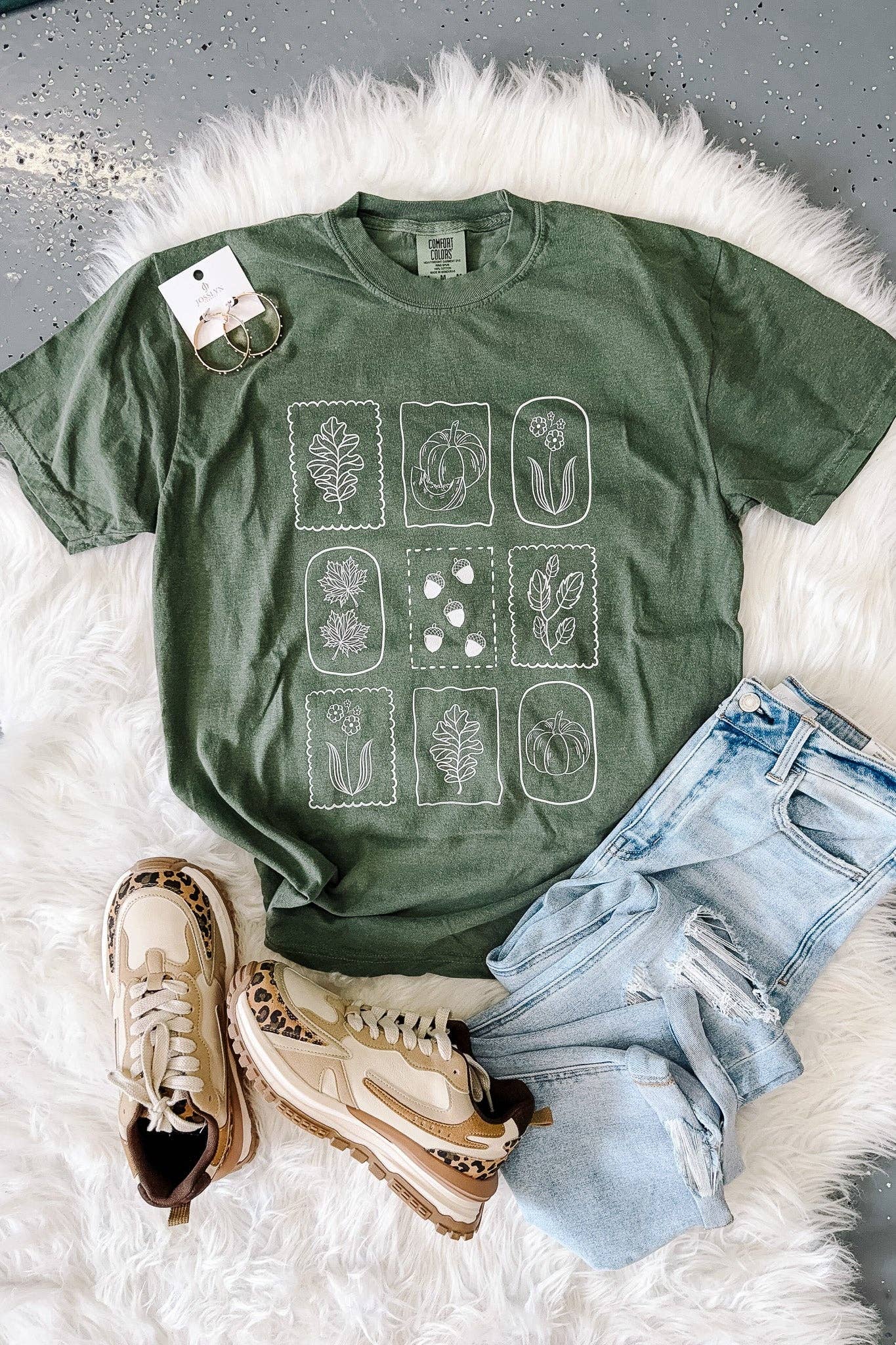Autumn Acorns Tee