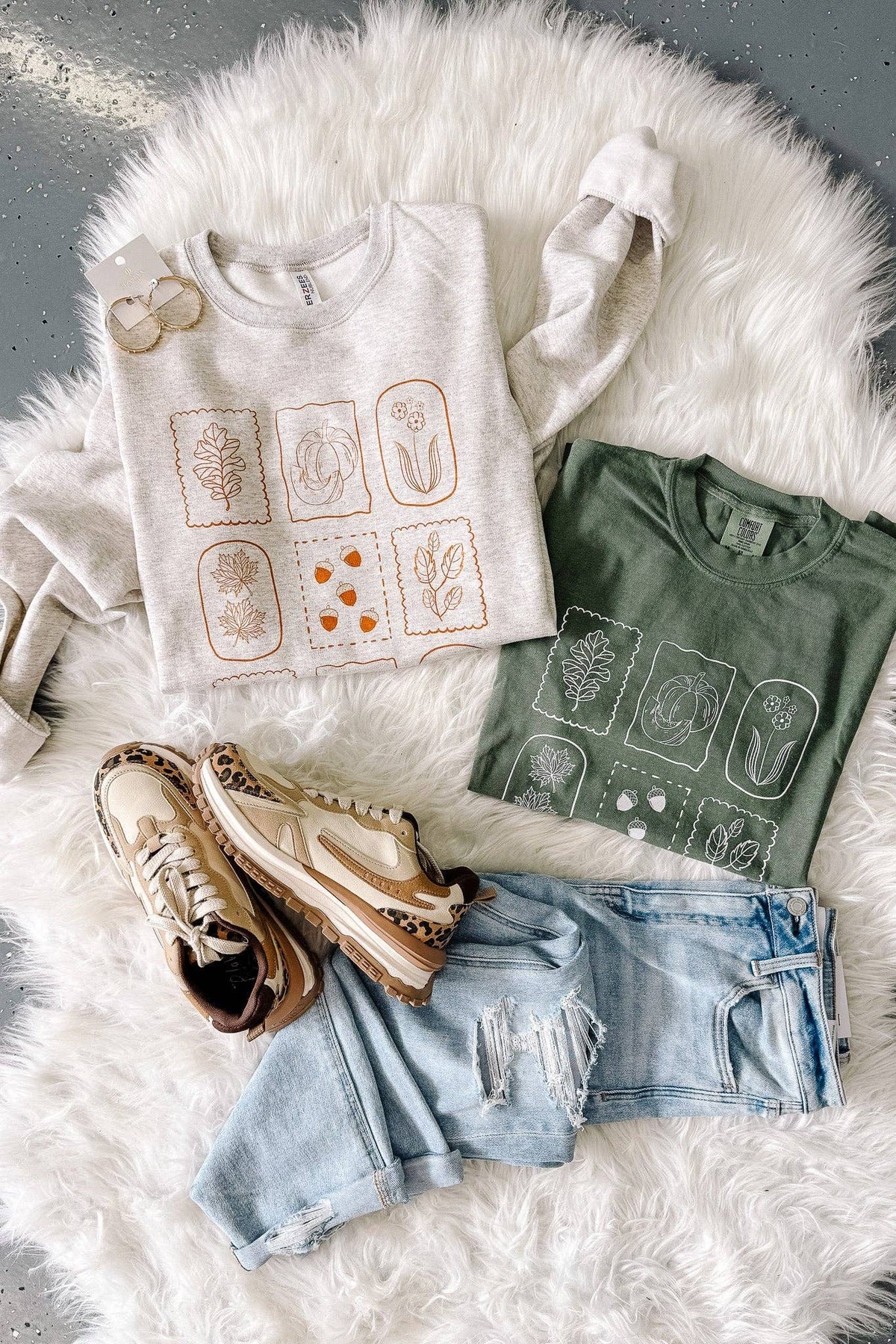 Autumn Acorns Tee
