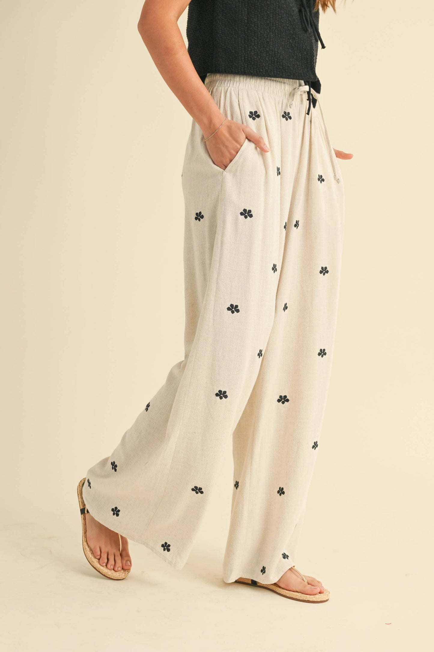 Field of Flowers Embroidered Pant