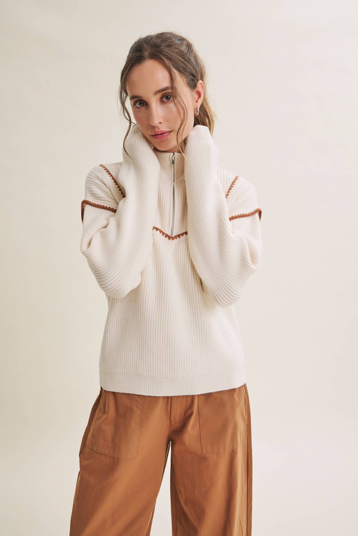 CABIN AIR CONTRAST WHIPSTITCH EMBROIDERY HALF ZIP SWEATER