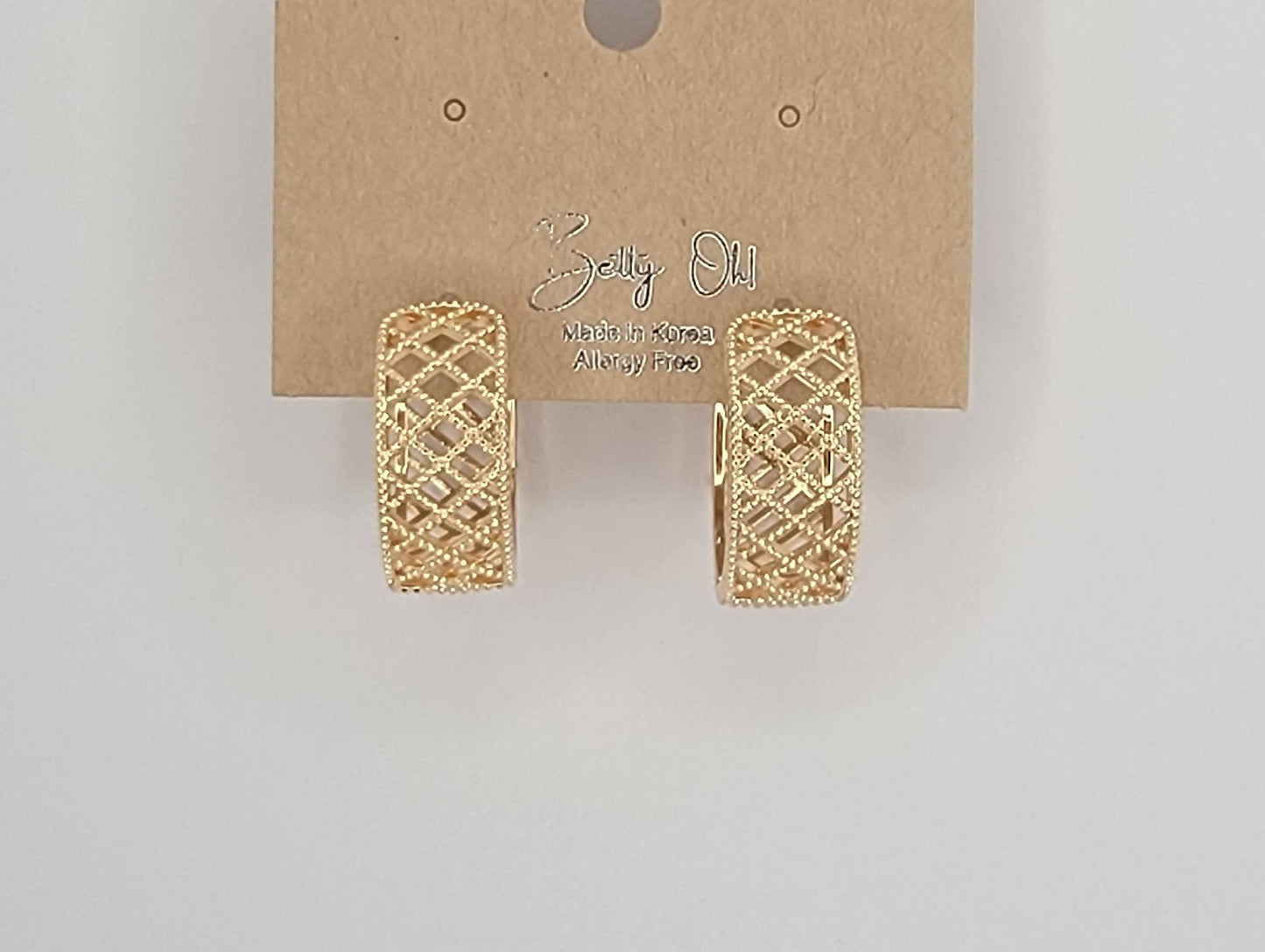 HOOP EARRINGS.