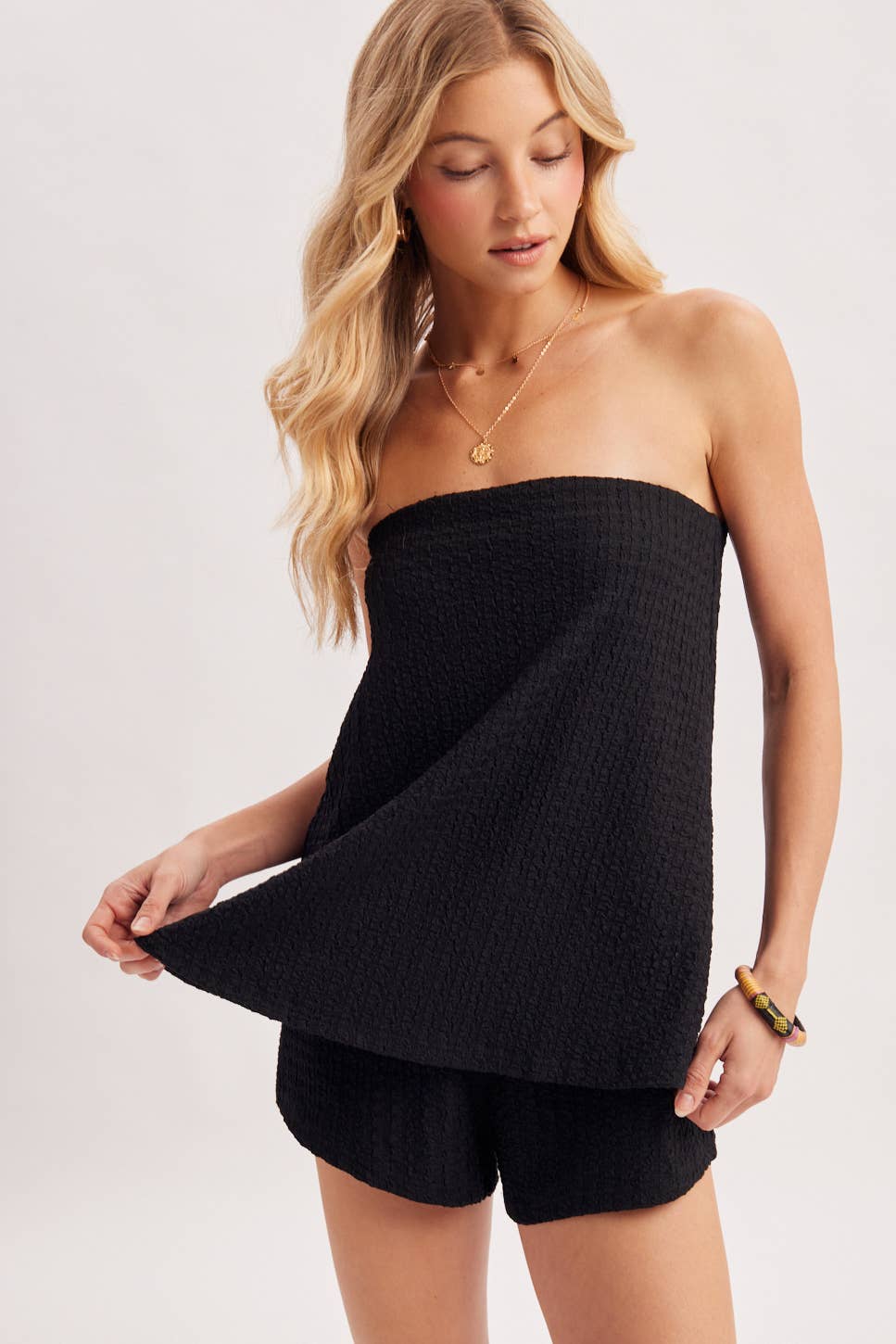 TEXTURE LAYERED STRAPLESS ROMPER