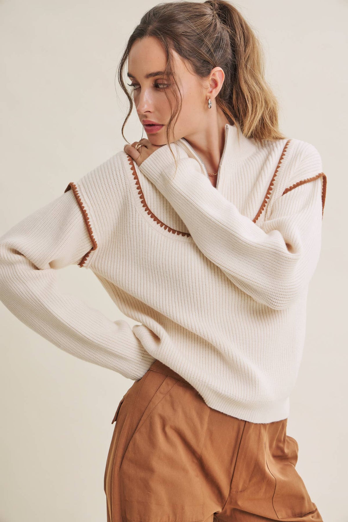 CABIN AIR CONTRAST WHIPSTITCH EMBROIDERY HALF ZIP SWEATER