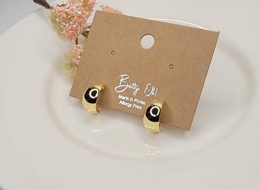 MINI HOOP EARRINGS.