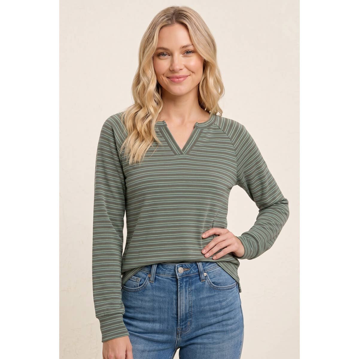 Sandy Vnotch Sweater Top
