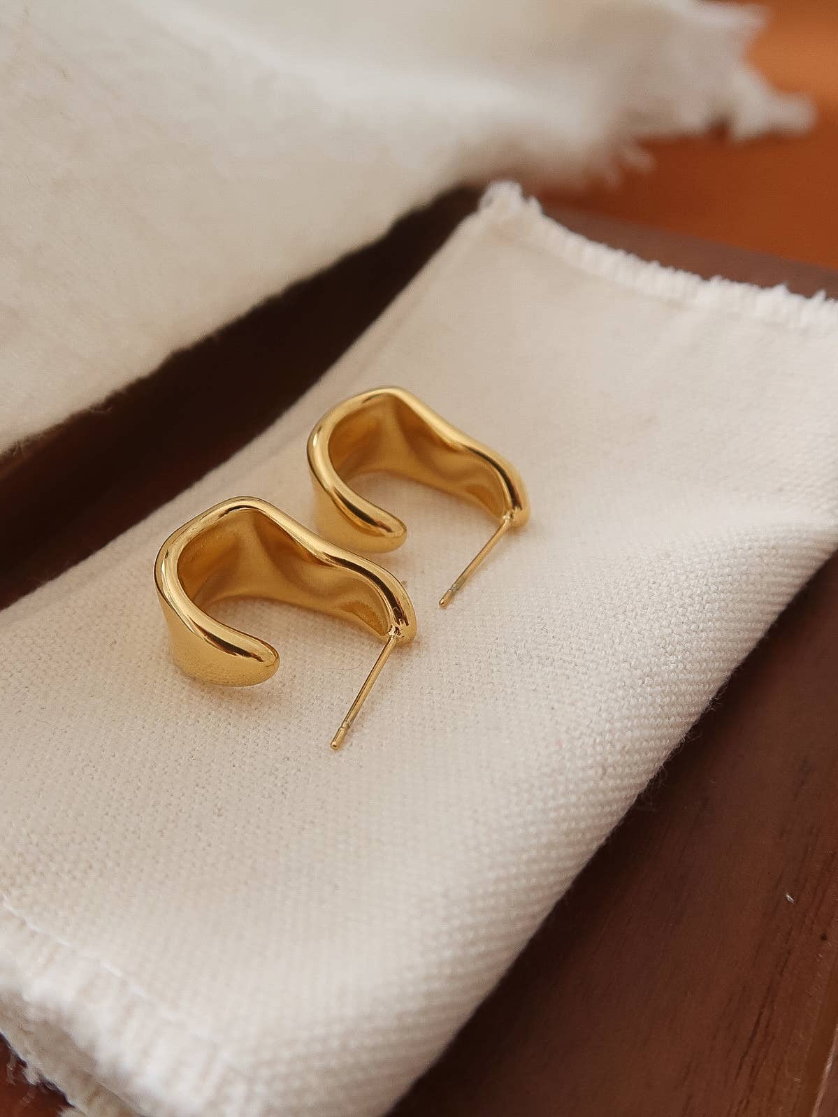 Ninelle 18K Gold Hoop Earrings