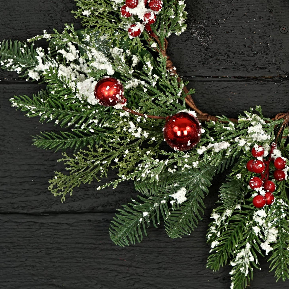 511762- 18in(6.5)Wreath-Snowy Holidays-