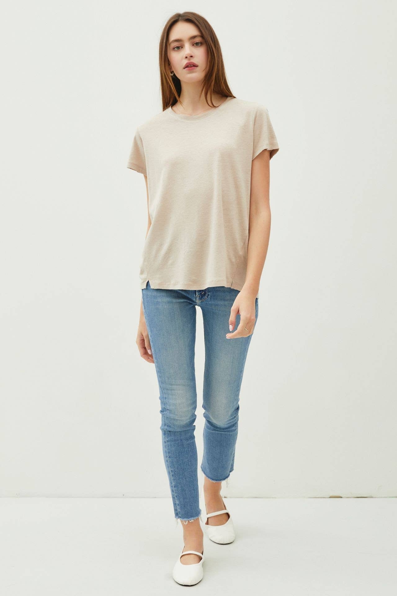 LINEN CLASSIC ROUND NECK SPLIT HEM T-SHIRT