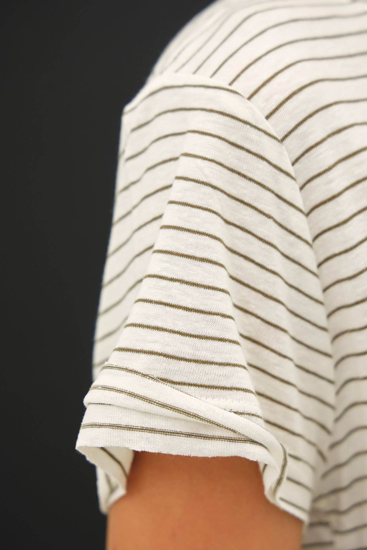 LINEN BLENDED STRIPED RELAXED TEE