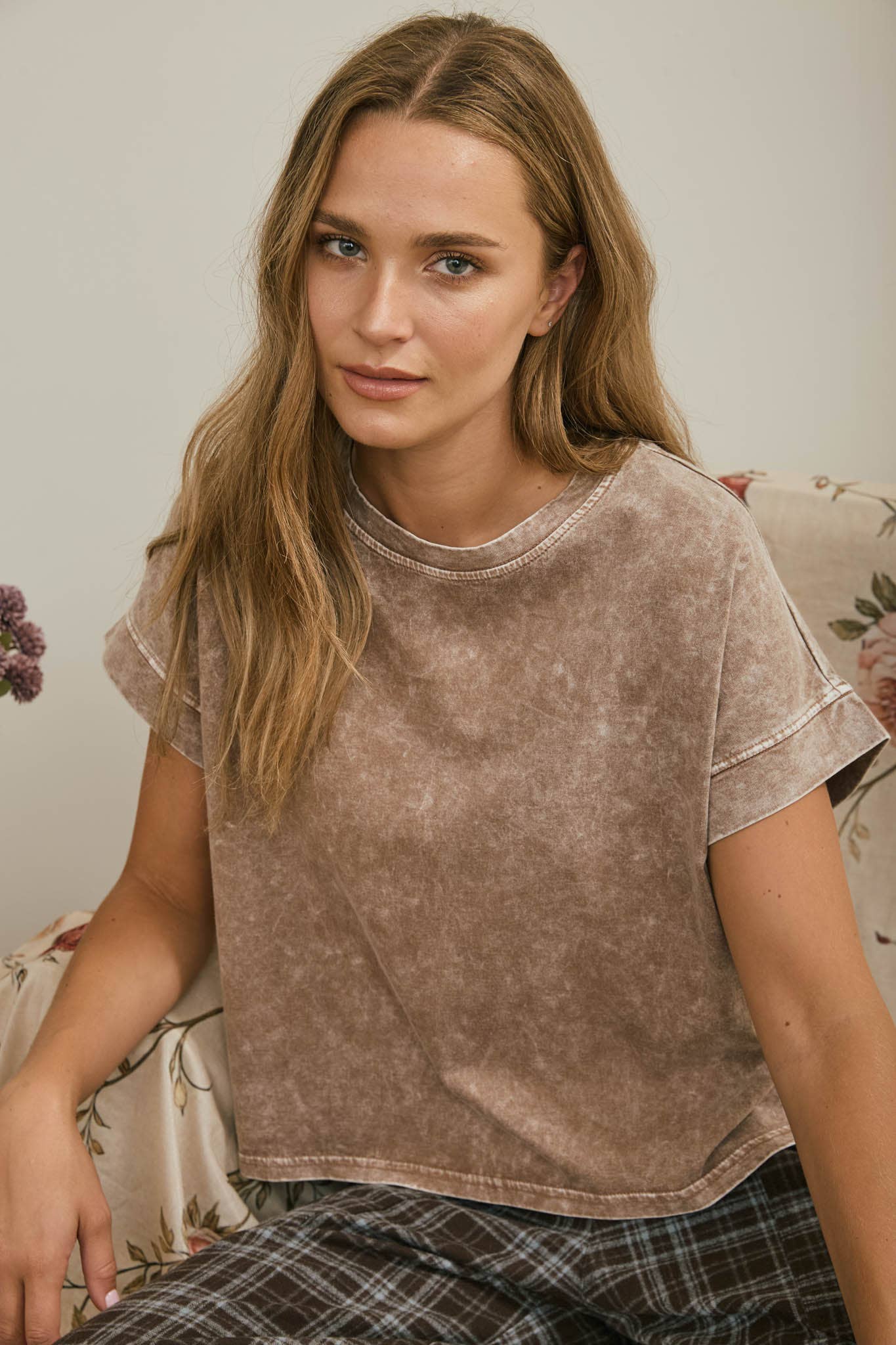 WASHED SHORT SLEEVE BOXY KNIT TOP : GREY