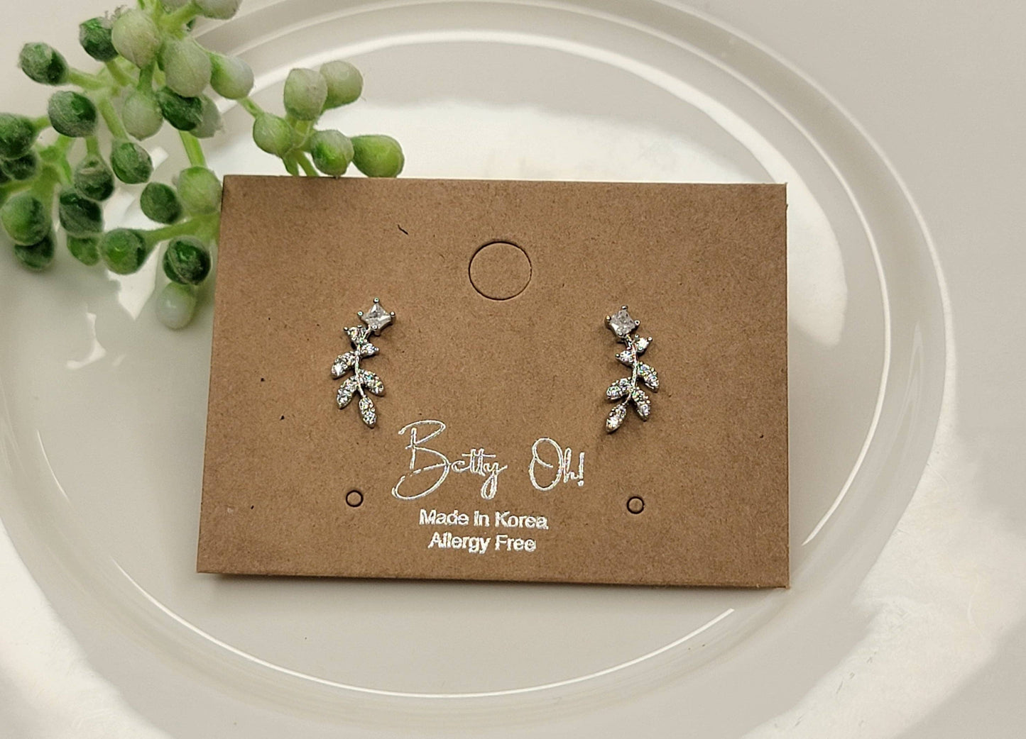 Delicate Leaf Post Earring