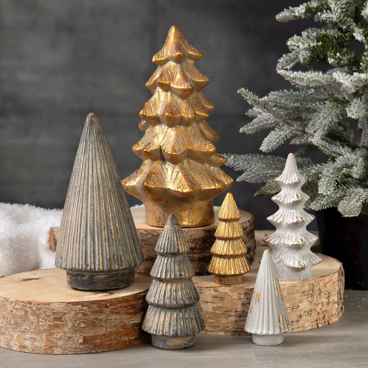 Metallic Ridged Cement Christmas Tree