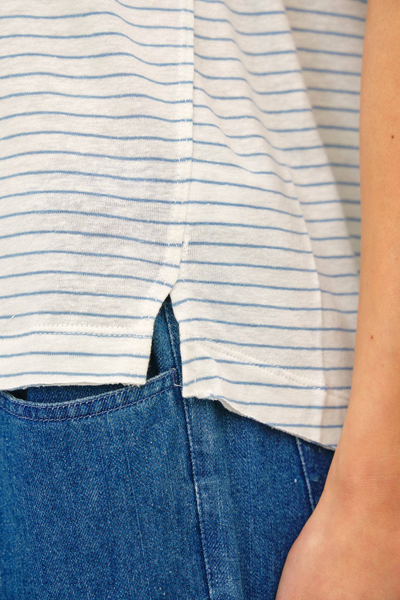 LINEN BLENDED STRIPED RELAXED TEE