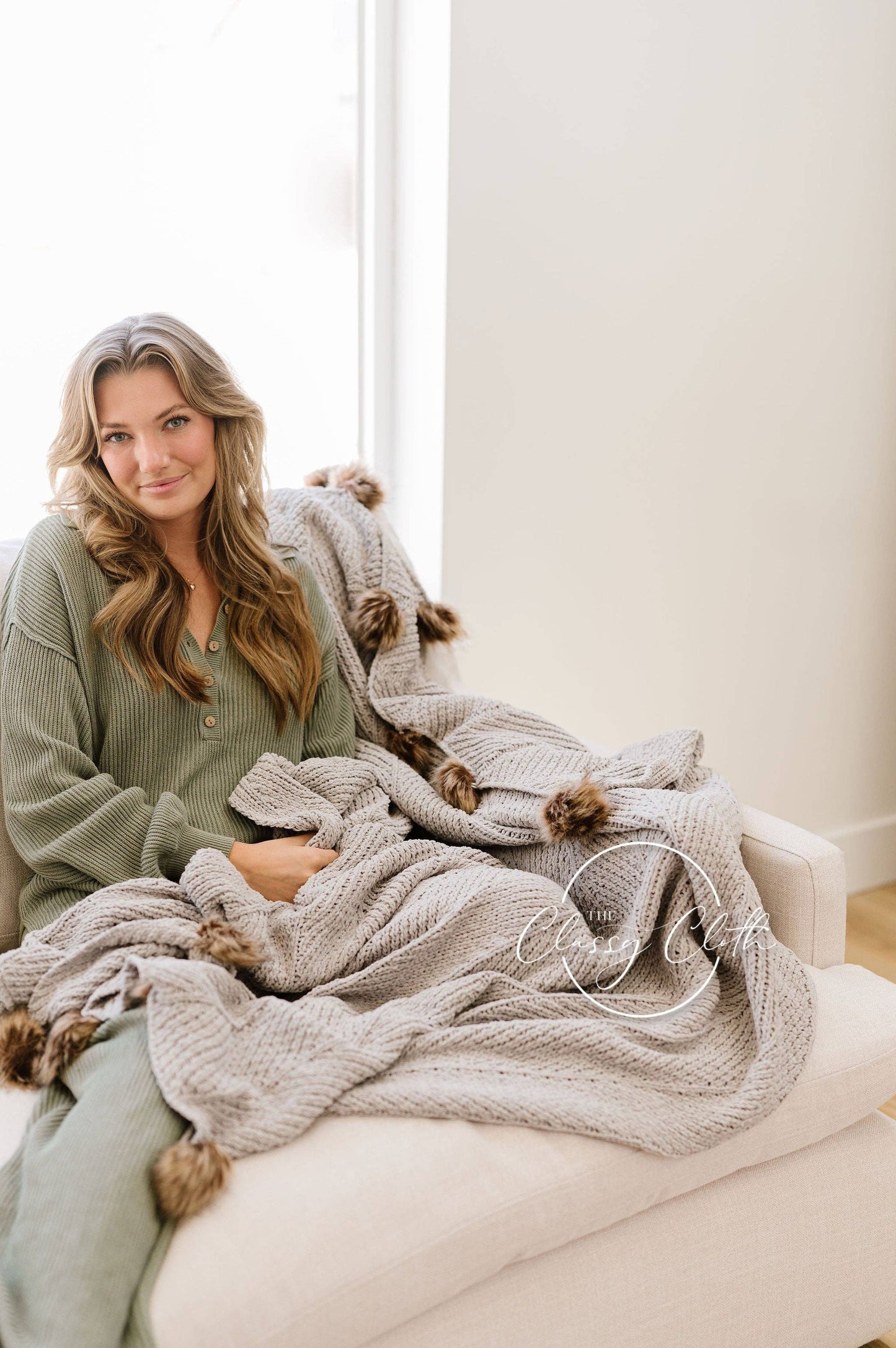Chenille Pom Blanket Grey