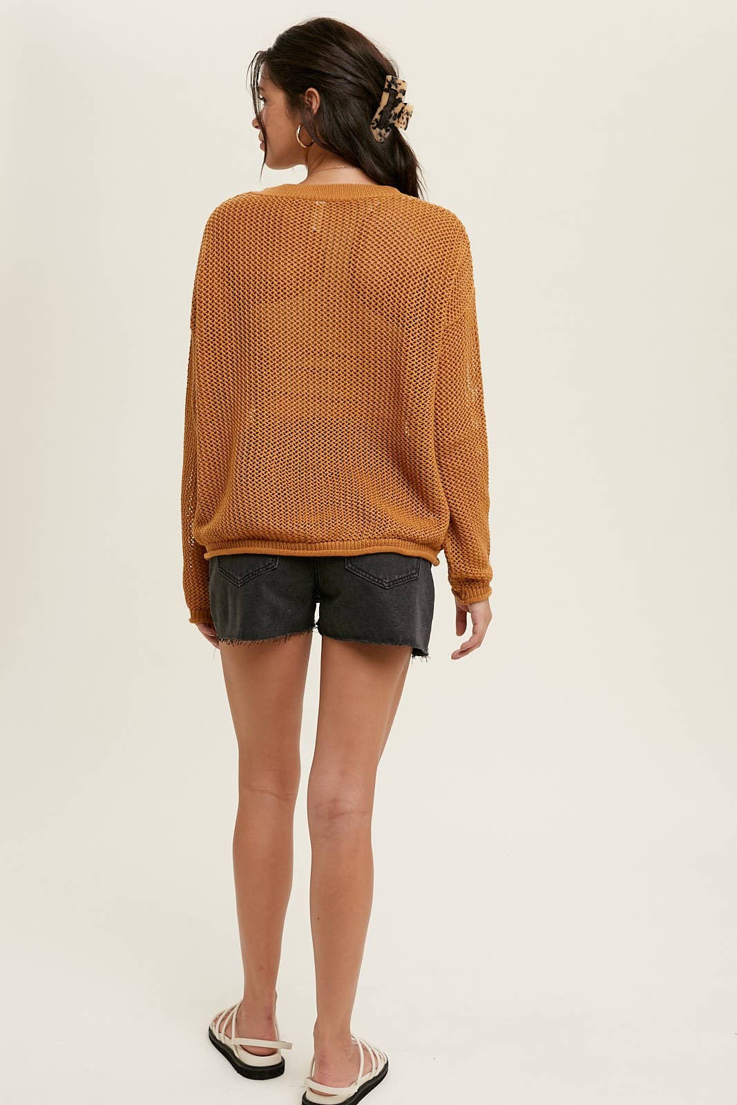 CROCHET LIGHTWEIGHT SWEATER WITH RAW EDGE DETAIL / WL22-7092