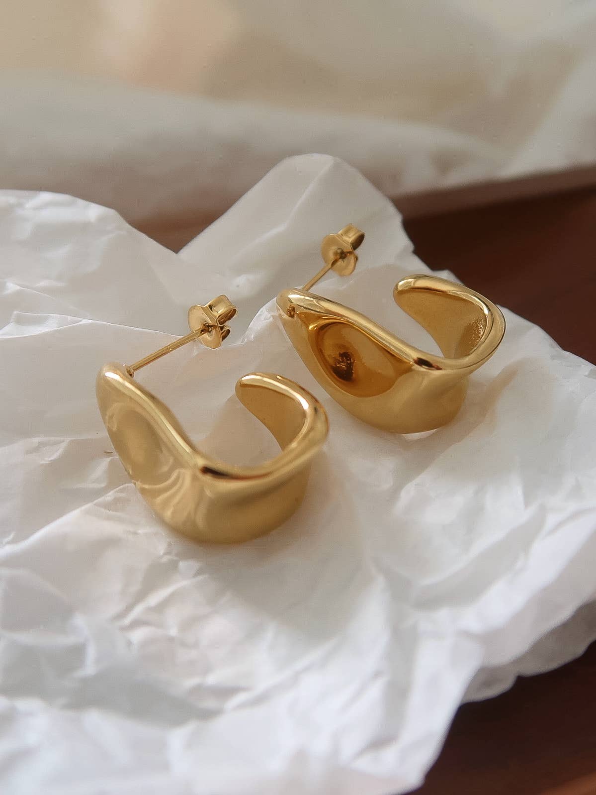 Ninelle 18K Gold Hoop Earrings